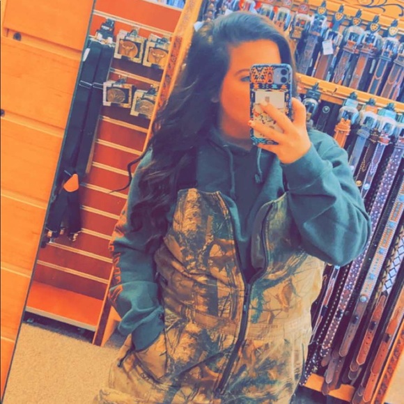 Meet your Posher, Shelby - Picture 1 of 1